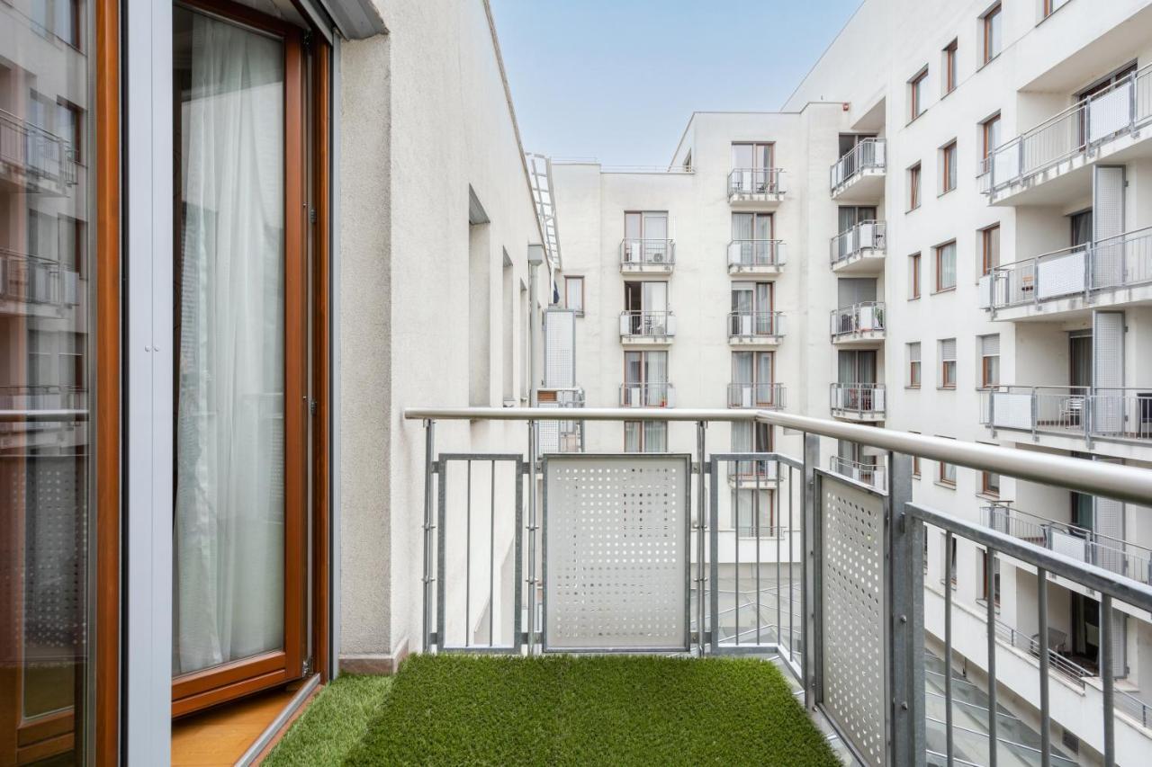 Penthouse Three Bedrooms, Three Balconies Apartment With Free Parking In Kiraly Street Budapest Kültér fotó