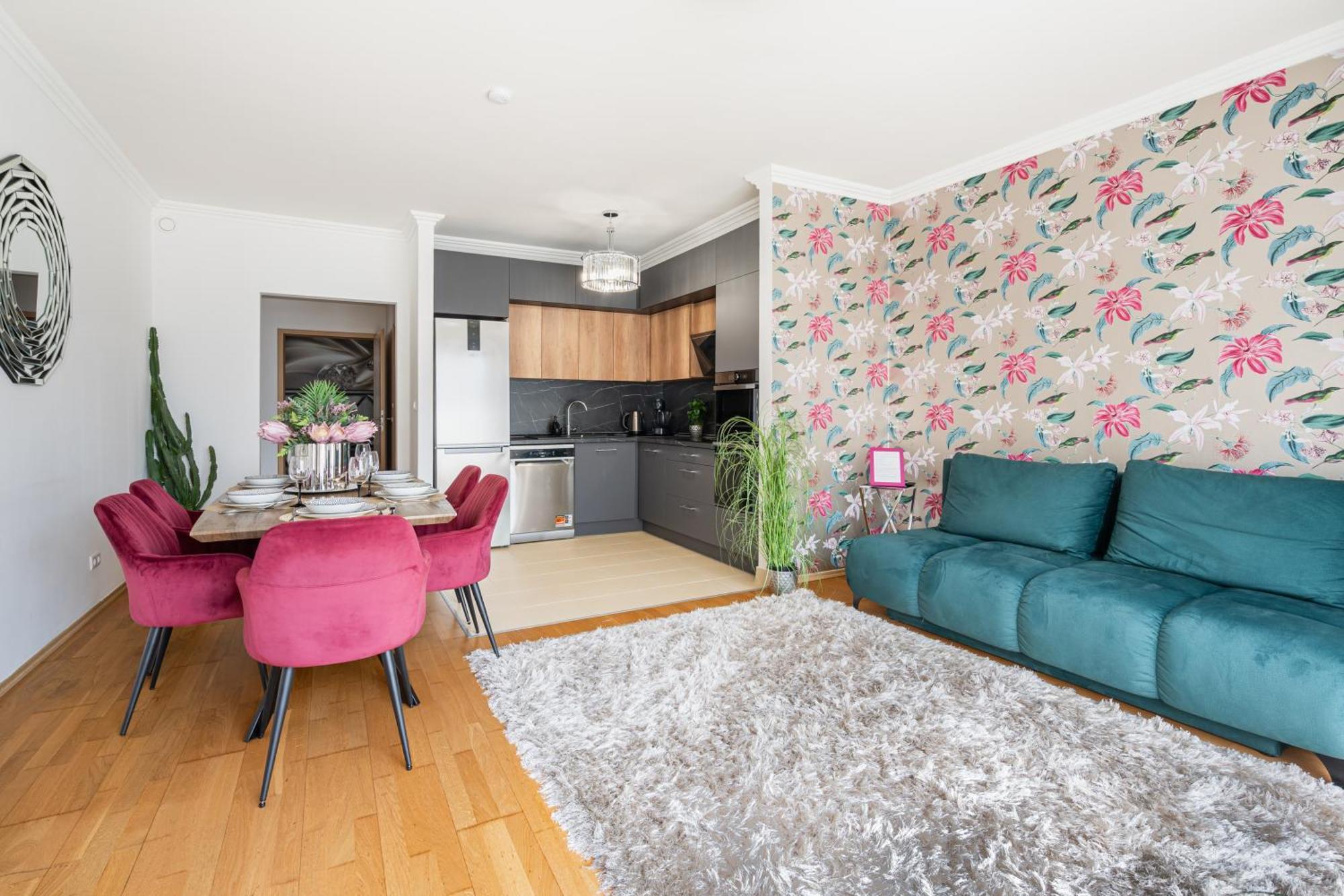 Penthouse Three Bedrooms, Three Balconies Apartment With Free Parking In Kiraly Street Budapest Kültér fotó